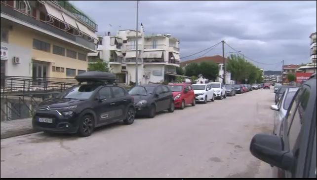 Προθεσμία για να απολογηθεί πήρε ο πατέρας του βρέφους που πέθανε ξεχασμένο στο αυτοκίνητο