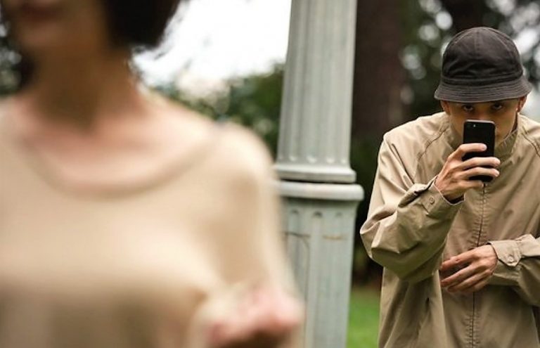 Ιαπωνία: Η μάστιγα των «έκφυλων» ηδονοβλεψιών και η αυστηροποίηση των νόμων