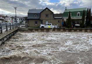 Καναδάς: Εντοπίστηκαν τα πτώματα 2 πυροσβεστών μετά τις πλημμύρες στο Κεμπέκ