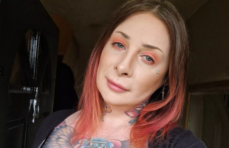 «Είμαι τρανς και η σύζυγός μου έμεινε δίπλα μου» – Το ταξίδι του μέλιτος τους άλλαξε τη ζωή