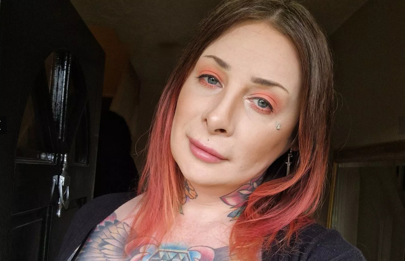 «Είμαι τρανς και η σύζυγός μου έμεινε δίπλα μου» – Το ταξίδι του μέλιτος τους άλλαξε τη ζωή