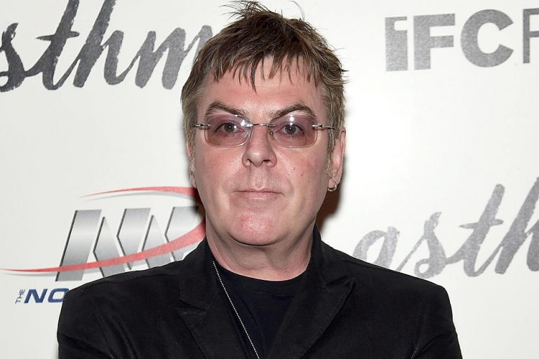 Andy Rourke: Έφυγε από τη ζωή ο μπασίστας του γνωστού γκρουπ