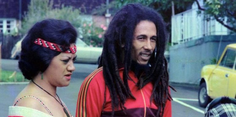 Μπομπ Μάρλεϊ – «Χρειάζεται μια επανάσταση για να βρεθεί μια λύση»