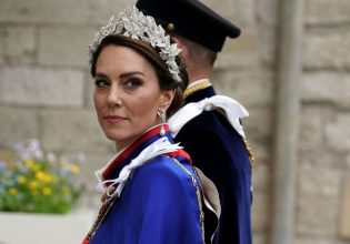 Η Κέιτ Μίντλετον φοράει το κολιέ της Ελισάβετ και τα σκουλαρίκια της Νταϊάνα στη στέψη