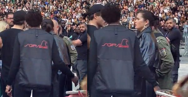 Σελένα Γκόμεζ: Έξαλλη η τραγουδίστρια με τον σωματοφύλακά της