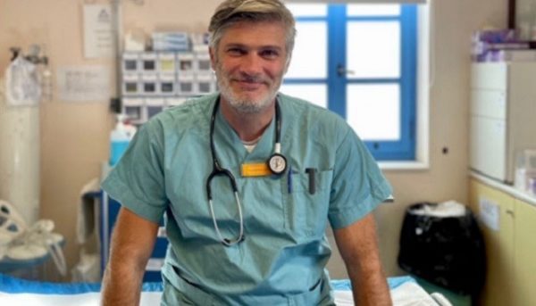 Θανάσης Κοντάρης: Επέστρεψε στα καθήκοντά του ο γιατρός της Σερίφου που είχε παραιτηθεί