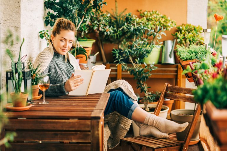 6 ιδέες για να ανανεώσεις οικονομικά τον κήπο ή τη βεράντα σου