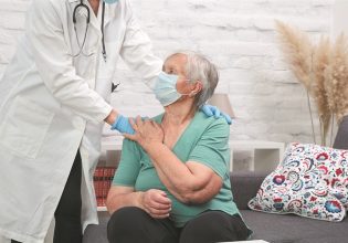 Οι ηλικιωμένοι θα «σώσουν» τους νέους από την ανεργία