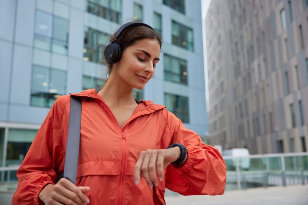 Τα smartwatch που θα σε βάλουν σε φόρμα