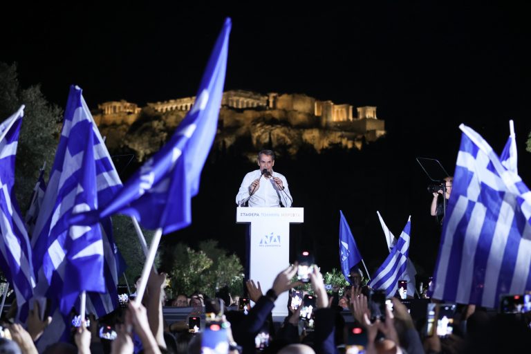 Οι 15 «ακροβολισμένοι», η εξέδρα, οι τρεις συγκεντρώσεις – Τι ζήτησε ο Μητσοτάκης για τον… β’ γύρο  