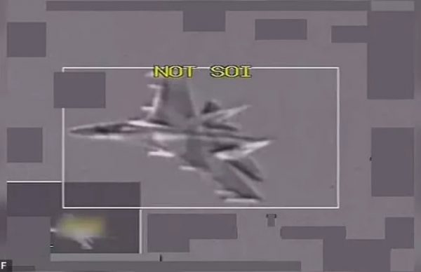 Συρία: Ρωσικά αεροσκάφη επιδιώκουν να μπλέξουν αμερικανικά σε αερομαχία