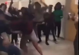 Άγριος ξυλοδαρμός καθηγήτριας – Προσπάθησε να «χωρίσει» μαθητές που τσακώνονταν