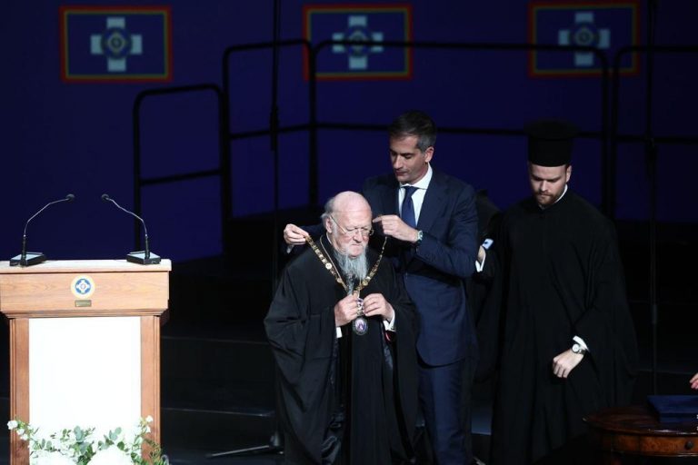 Τον Οικουμενικό Πατριάρχη Βαρθολομαίο τίμησε η Αθήνα – Έλαβε την ύψιστη τιμητική διάκριση «Ευκλεής Αθηναίος»