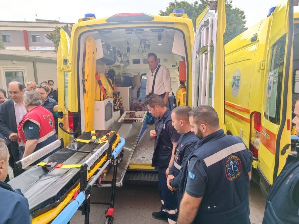Με 12 νέα ασθενοφόρα θα ενισχυθούν οι δομές Υγείας στη Κρήτη