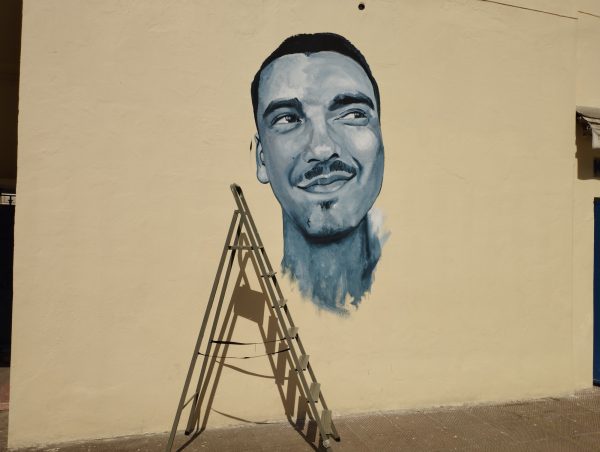 Άλκης Καμπανός: Πώς «έλυσε» την ποδοσφαιρική διένεξη μαθητών δημοτικού σχολείου στη Νεάπολη