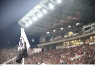 Πρώην προπονητής του ΠΑΟΚ, υποψήφιος για τον πάγκο της Παρί Σεν Ζερμέν