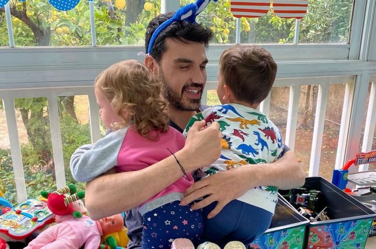 Παντελής Τουτουντζής: «Ένα σπίτι κοντά στη θάλασσα με τον σύντροφο μου και τα παιδιά μου»