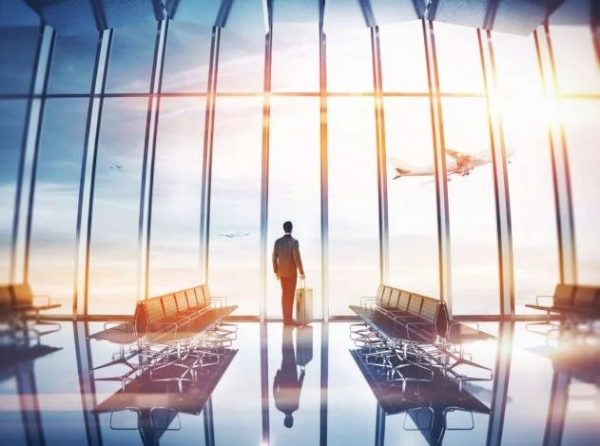 UBS: «Ανοιξε η όρεξη» για ταξίδια – Ποια είναι η τοπ πλατφόρμα σε κρατήσεις [Γραφήματα]