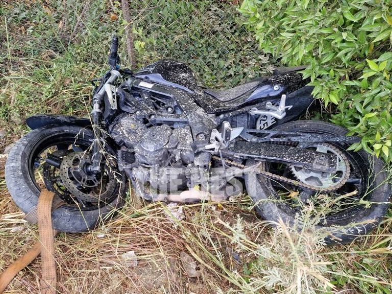 Νεκρός σε τροχαίο 30χρονος – «Καρφώθηκε« με τη μηχανή του σε φορτηγό