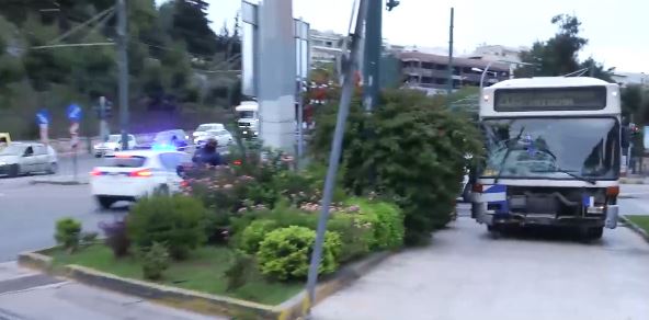 Τροχαίο στο Καλλιμάρμαρο: Νεκρός ο οδηγός της μηχανής – Ηταν ειδικός φρουρός