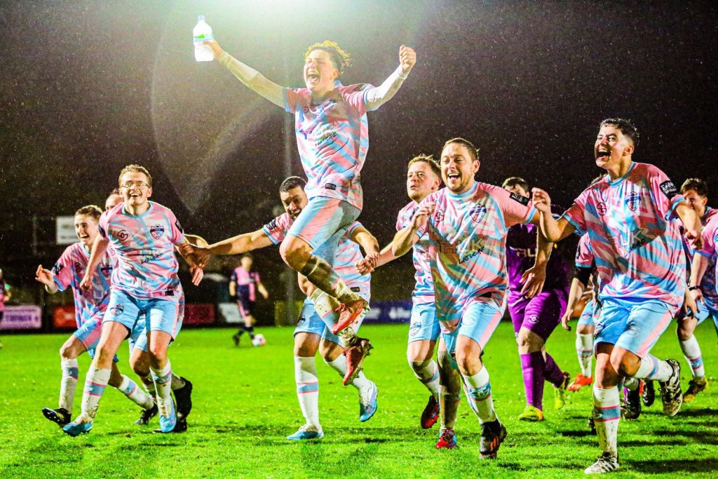 LGBTQ+: Η πρώτη τρανς ομάδα ποδοσφαίρου γράφει ιστορία