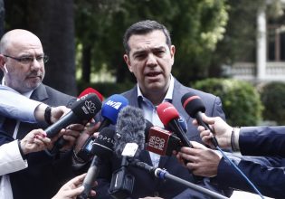 Τσίπρας: Αναλαμβάνω την ευθύνη για την ήττα, ζητώ συγγνώμη, θα δώσω τη μάχη