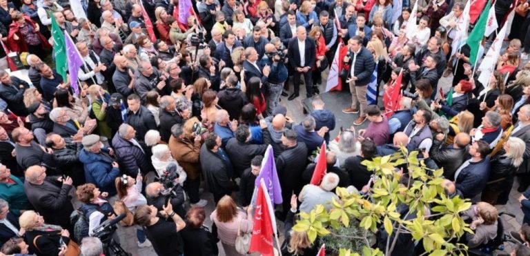 Αλέξης Τσίπρας: Όψιμος διώκτης του καραμανλισμού