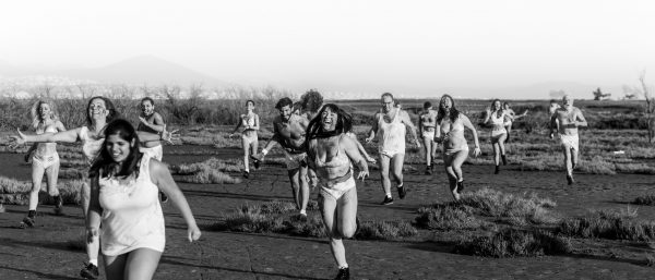 Η παράσταση – μανιφέστο για τον έρωτα,  με τη συμμετοχή νέων καλλιτεχνών με ή χωρίς αναπηρία