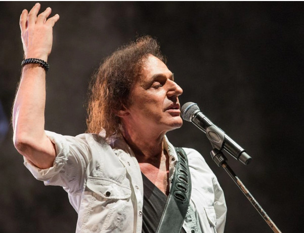 Βασίλης Παπακωνσταντίνου: Αποχαιρετά αγαπημένο φίλο του που έφυγε από τη ζωή