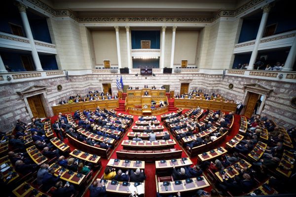 Ποιος θα είναι ο Πρόεδρος της… φευγαλέας Βουλής;