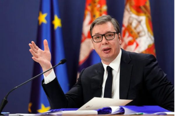 Σερβία: Ο πρόεδρος Βούτσιτς παραιτείται από την ηγεσία του κυβερνώντος Προοδευτικού Κόμματος