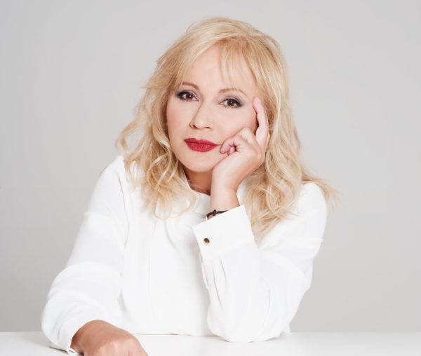 Mega: «Φως στο Τούνελ» και Αγγελική Νικολούλη με συνταρακτικές αποκαλύψεις