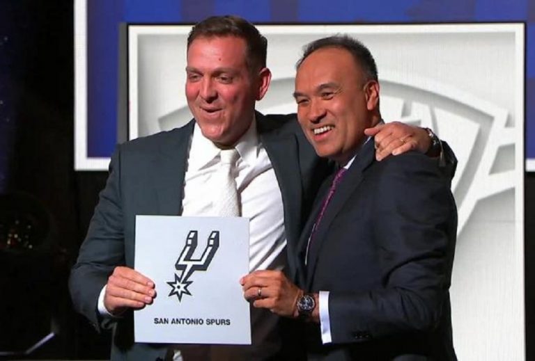 Τρελάθηκε ο ιδιοκτήτης των Σπερς με το νούμερο 1 στα ντραφτ που φέρνει τον Ουεμπανιάμα