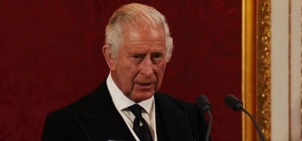 Βασιλιάς Κάρολος: Πυρετώδεις προετοιμασίες για τη στέψη του