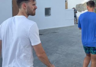 Ο Πάπας με τον Γουόκαπ στη Μύκονο και το… επικό σχόλιο του Λαρεντζάκη (pic)