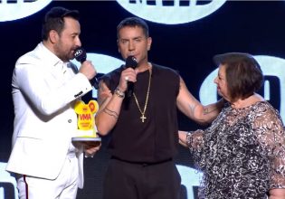 H συγκινητική στιγμή του Γιώργου Μαζωνάκη με τη δασκάλα του στα Mad VMA’18