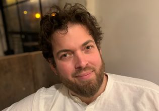 Αλέξης Ιωάννου στο in: O φόβος του θανάτου έχει να κάνει με τη σχέση μας με τους προγόνους μας