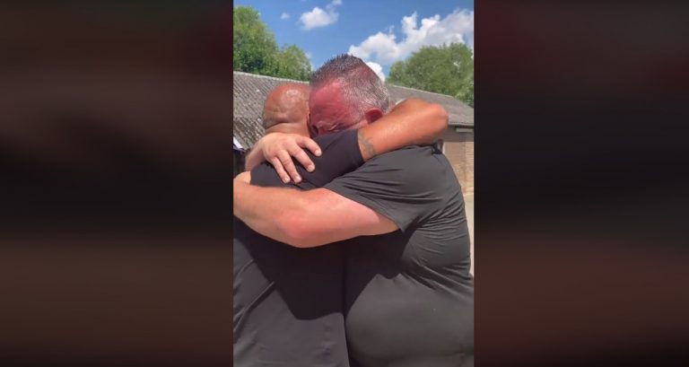 «Έστησε» την κηδεία του με τη βοήθεια της οικογένειάς του για να δώσει ένα μάθημα στους συγγενείς του