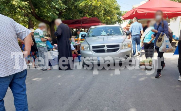 Αυτοκίνητο εισέβαλε σε λαϊκή αγορά στον Βόλο και παρέσυρε γυναίκα – «Από θαύμα δεν θρηνήσαμε θύματα»