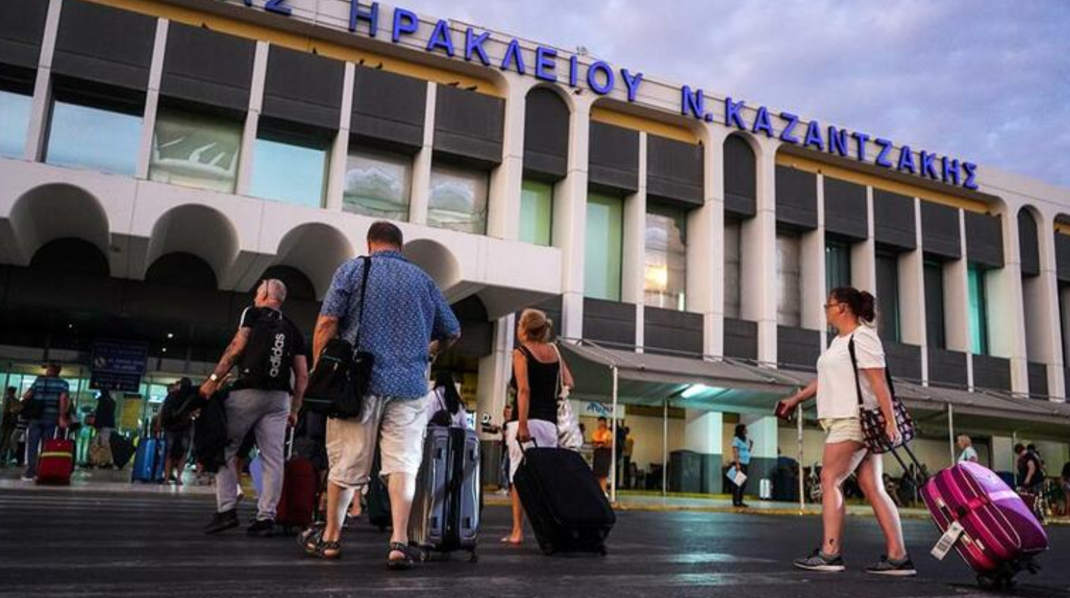 Συναγερμός στο αεροδρόμιο Ηρακλείου - Δείτε τι βρέθηκε σε βαλίτσα επιβάτη