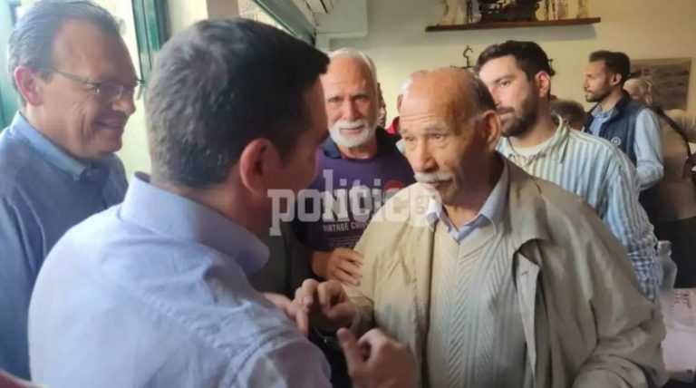 Αλέξης Τσίπρας: Η επική ατάκα του σε ηλικιωμένο όταν του χάρισε μία φωτογραφία – «Με γεράσανε…»