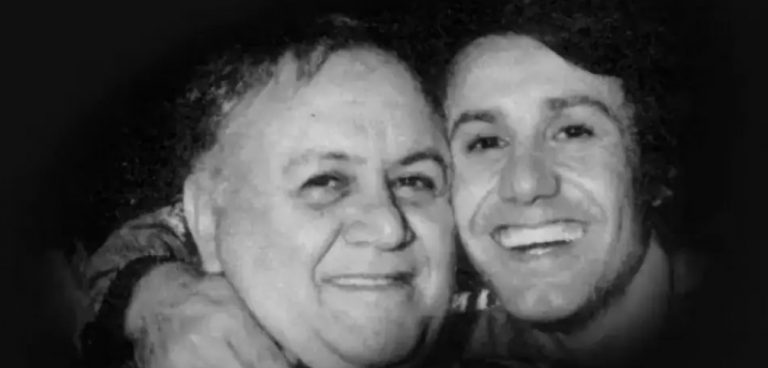 Όταν ο Μάνος Χατζιδάκις αποθέωνε τον Γιάννη Φλωρινιώτη – «Ανακαλύψαμε έναν μεγάλο λαϊκό τραγουδιστή»