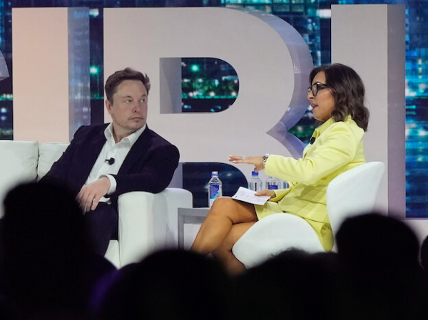 Τwitter: Πρώτη ημέρα στο γραφείο για την Λίντα Γιακαρίνο