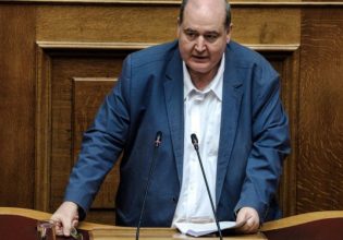Φίλης: Ο Μητσοτάκης καθοδηγεί την επίθεση στους μουσουλμάνους βουλευτές του ΣΥΡΙΖΑ