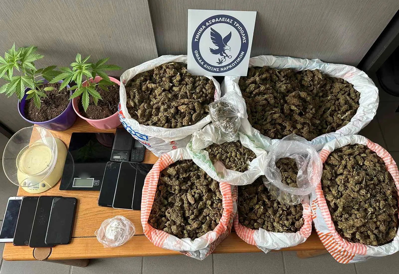 Ναρκωτικά: Συνελήφθη γνωστός στιχουργός στην Τρίπολη - Μπλέκεται σε κύκλωμα