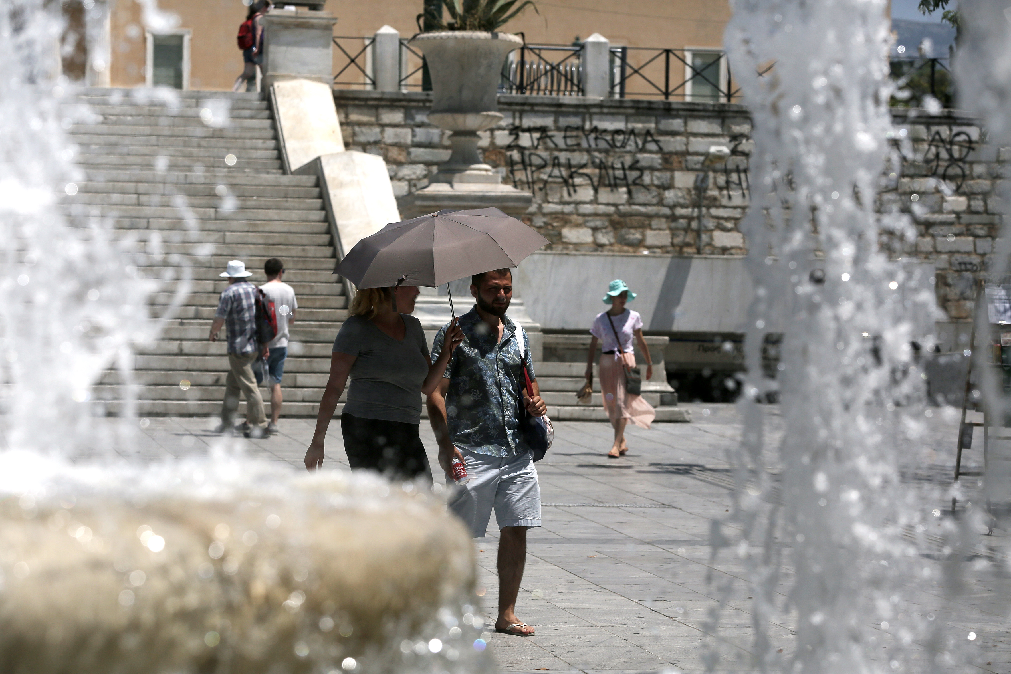 Αφρικανικό κύμα ζέστης με 37άρια - Η πρόγνωση για την Αθήνα και οι 6 θερμότερες περιοχές της χώρας