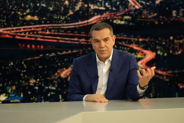 Τσίπρας: Η Πλεύση Ελευθερίας καραμπινάτο παράδειγμα κόμματος που προωθήθηκε με την ευγενική χορηγία του Μαξίμου