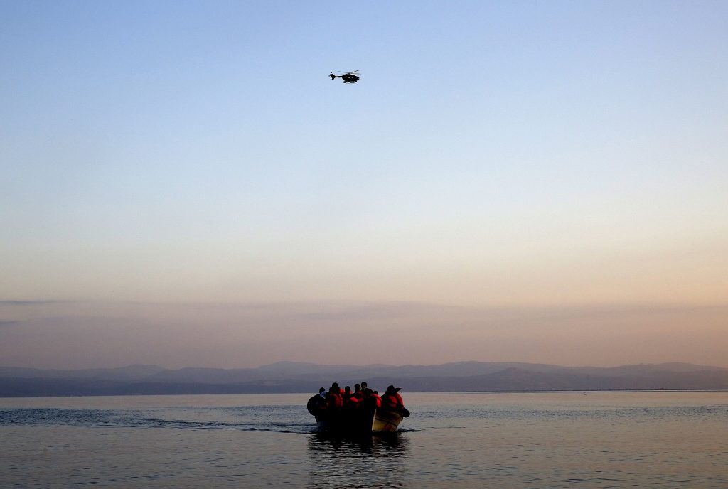 Λήξη συναγερμού: Πλησιάζει στην Ιταλία το ιστιοφόρο με τους 60 μετανάστες