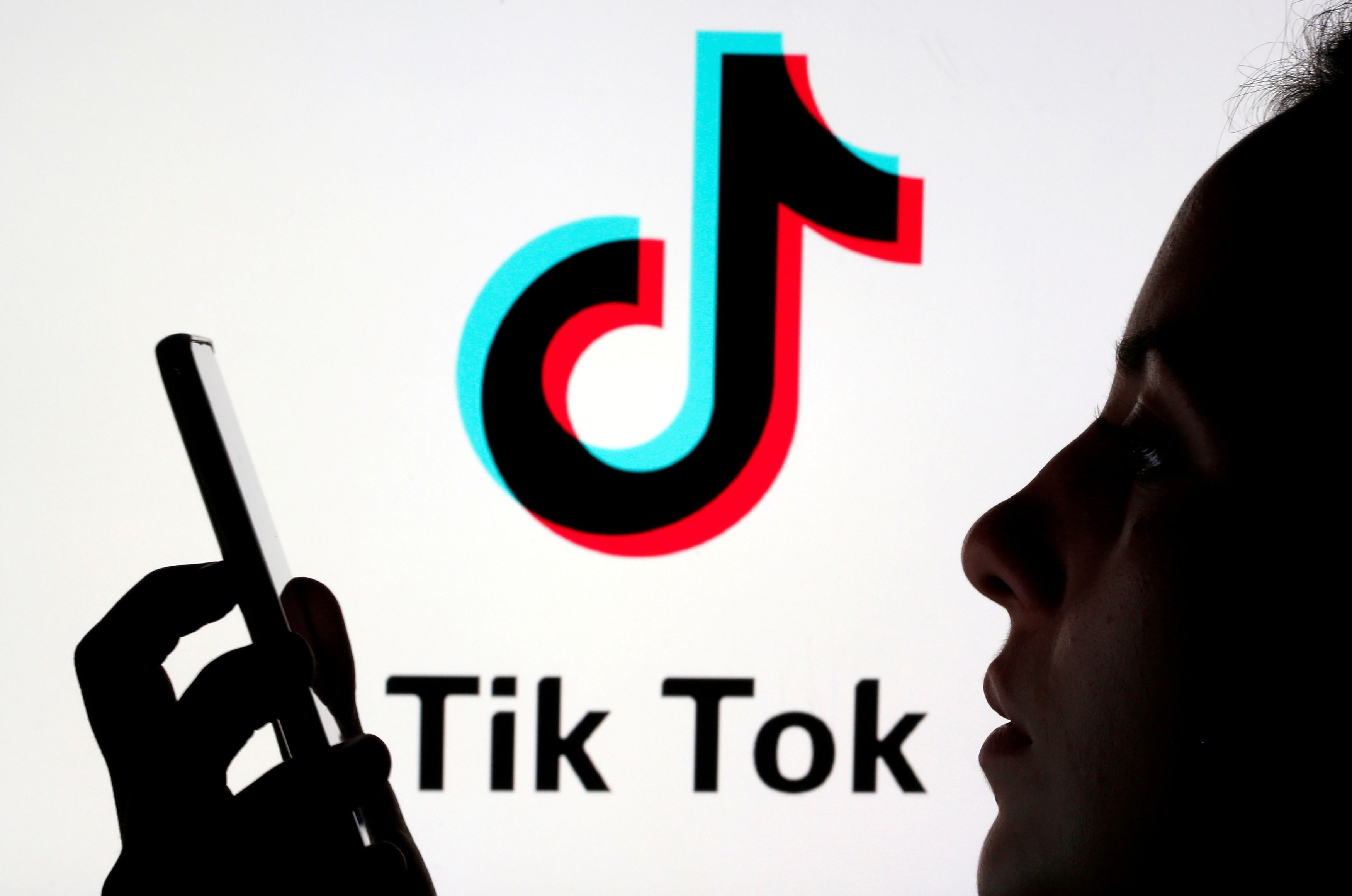 Ενημέρωση: Πέφτει η εμπιστοσύνη στα παραδοσιακά ΜΜΕ, οι νέοι στρέφονται στο TikTok