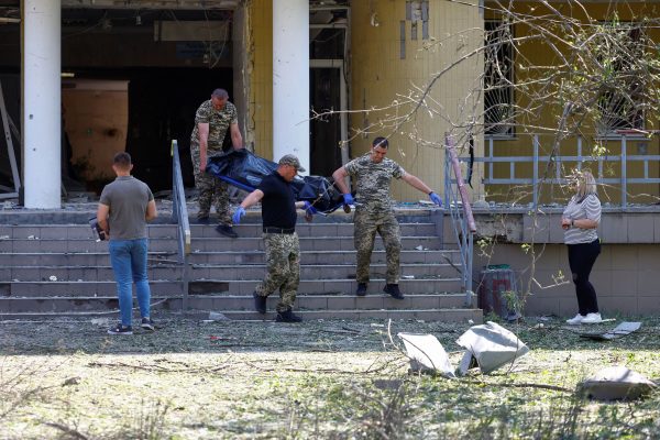 Πόλεμος στην Ουκρανία: Τρεις οι νεκροί από ρωσικό βομβαρδισμό